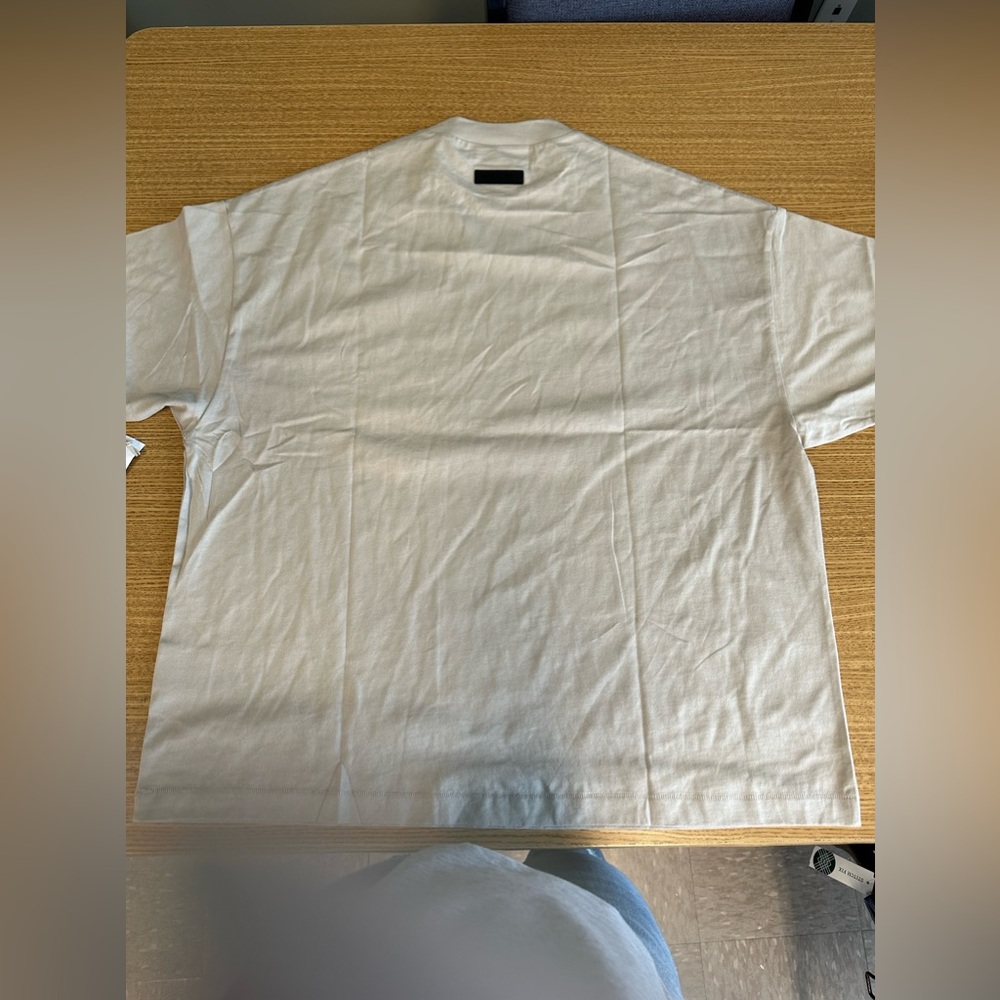 Essentials Size Medium - image 5